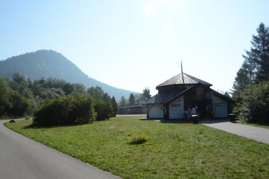 Pawilon wejściowy Pienińskiego Parku Narodowego